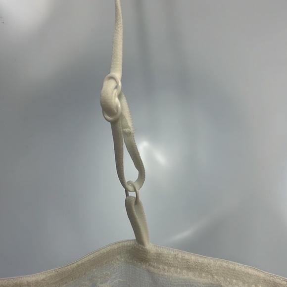 b.tempt’d white lace bralette, Sz XL, adjustable straps, lined in front, - Picture 8 of 15